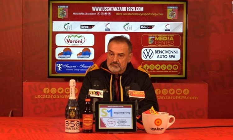 Mister Vivarini in sede di conferenza stampa prima della gara col Potenza